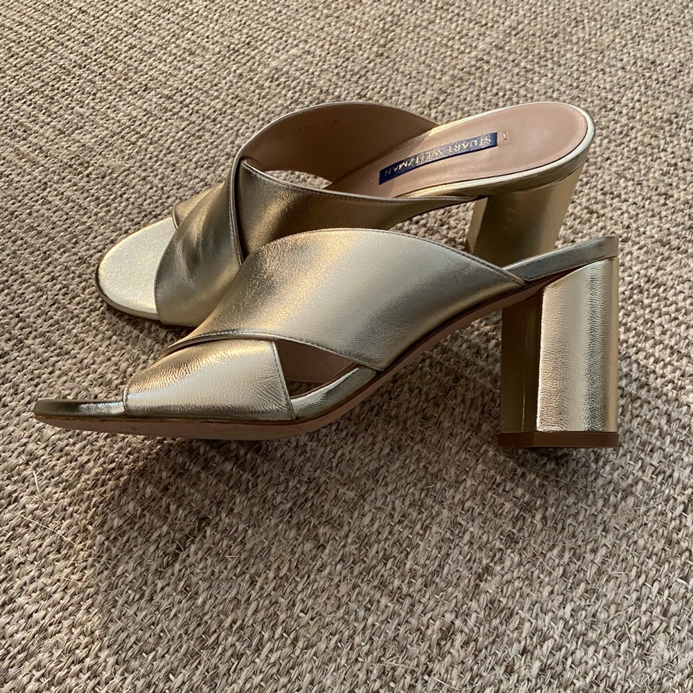 Stuart Weitzman Galene Gold Sandal - Picture 5 of 10